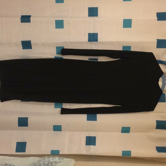 Black Long Sleeve Basic Dress with Front Slit - Picture 5 of 7